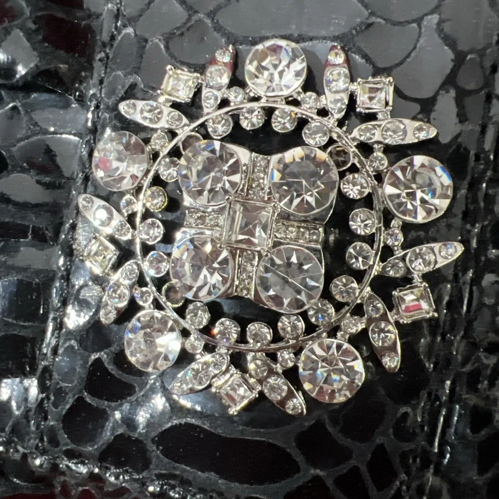 IMAN‎ Ruffle Clutch Black Purse Shoulder strap  Rhinestones Snap excellent - Picture 2 of 15